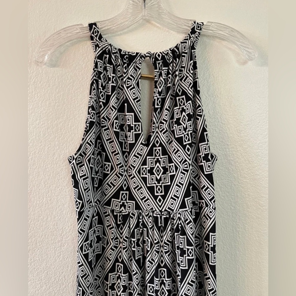 APT.9 Halter Black & White Geometric Print Maxi Dress size Medium - Picture 5 of 8
